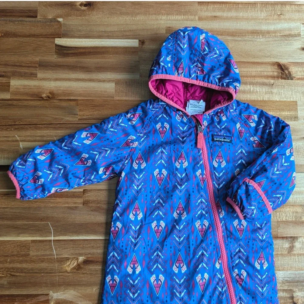 Patagonia Kid's Reversible Puff-Ball Bunting Blue/Pink Geometric Print 6-12M